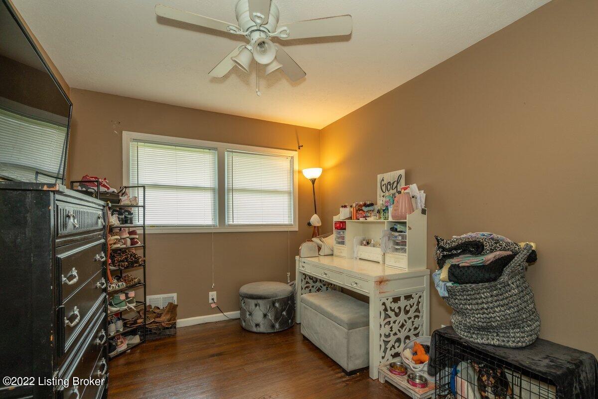 5503 Mcdeane Road Louisville, KY 40216 - Photo 14 of 28 Bedroom 3