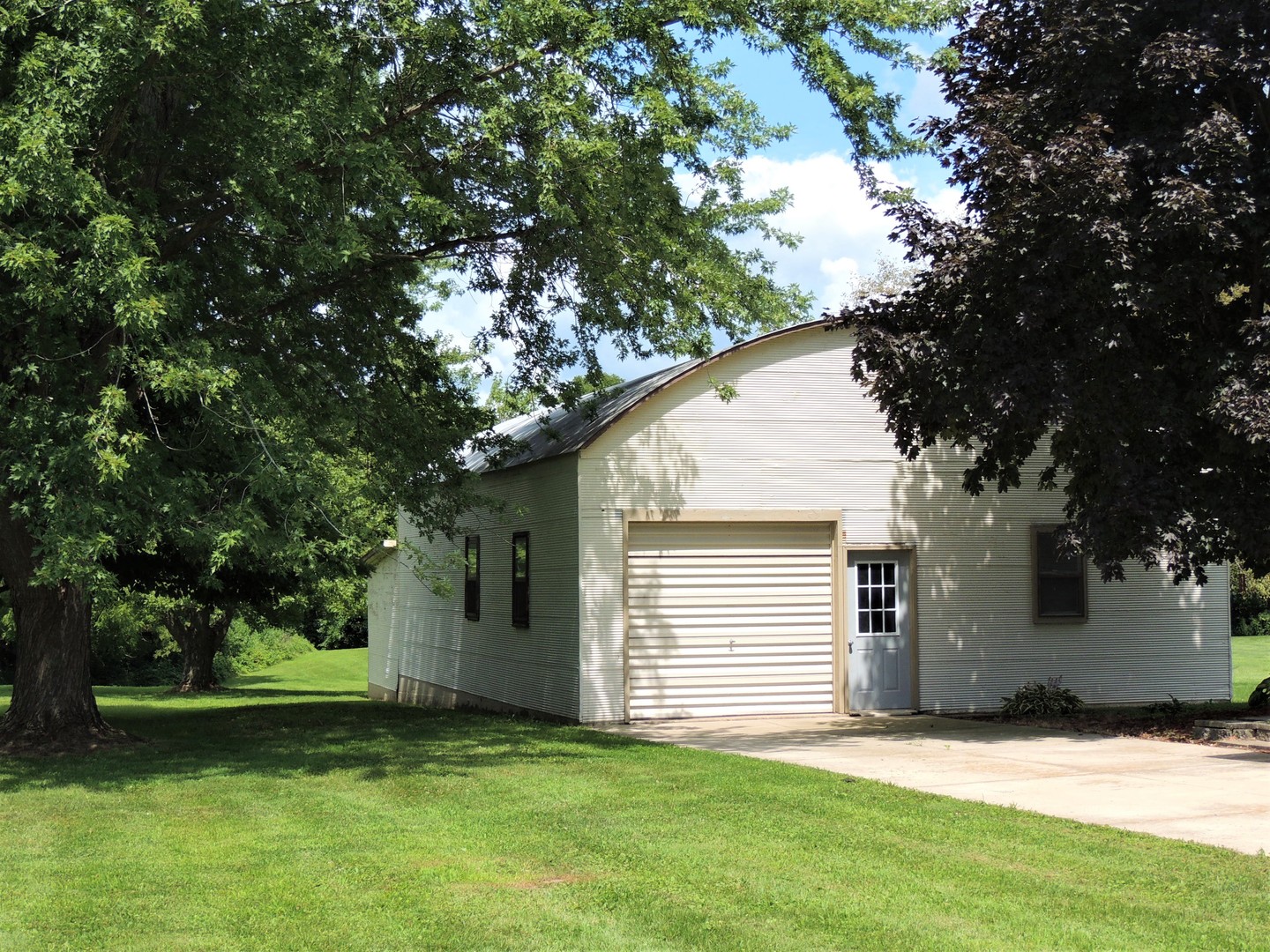 813 North 2803rd Road Utica, IL 61373 - Photo 3 of 13