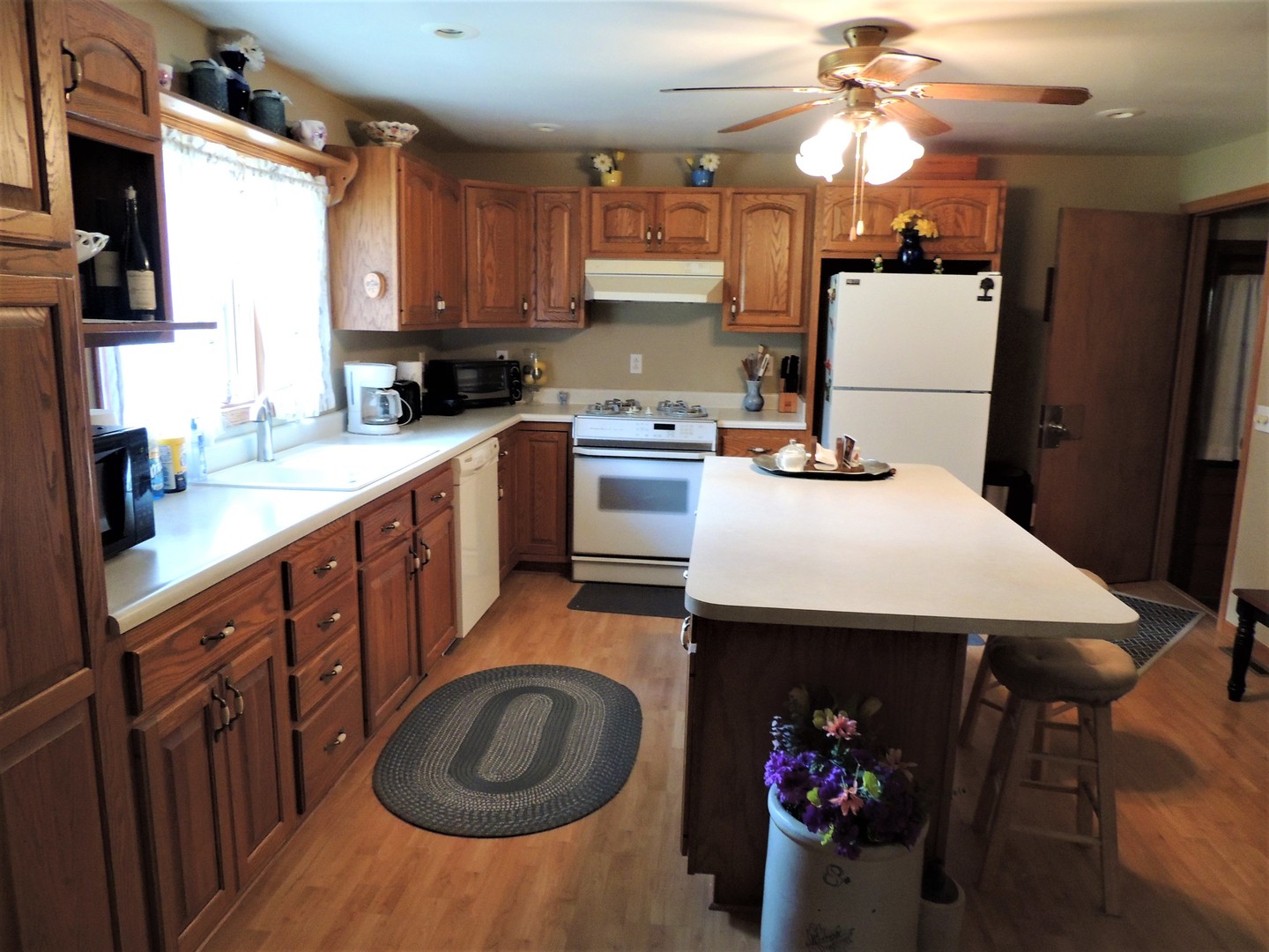 813 North 2803rd Road Utica, IL 61373 - Photo 4 of 13