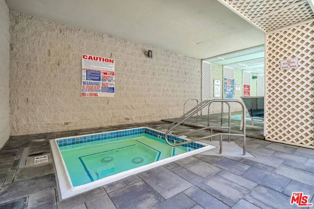 $650,000 | 11645 Montana Avenue, Unit 107, Los Angeles, CA 90049