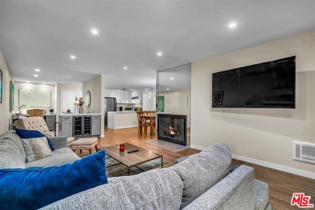 $650,000 | 11645 Montana Avenue, Unit 107, Los Angeles, CA 90049