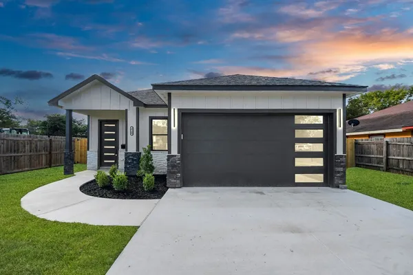 $269,999 | 2720 Cos Street, Liberty, TX 77575