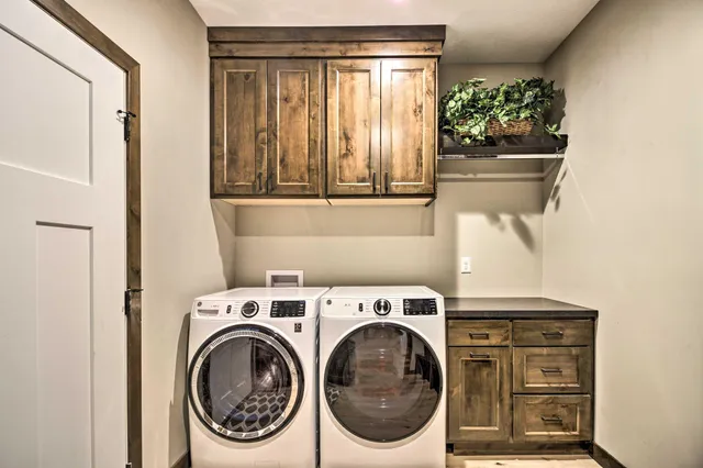 $975,000 | 1985 Rosewood Lane Southeast, Alexandria, MN 56308