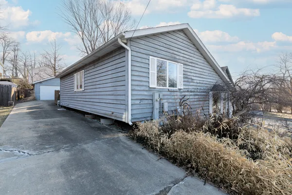 $320,000 | 61 Highview Avenue, Fox Lake, IL 60020