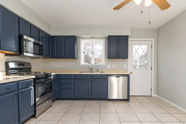 $320,000 | 61 Highview Avenue, Fox Lake, IL 60020