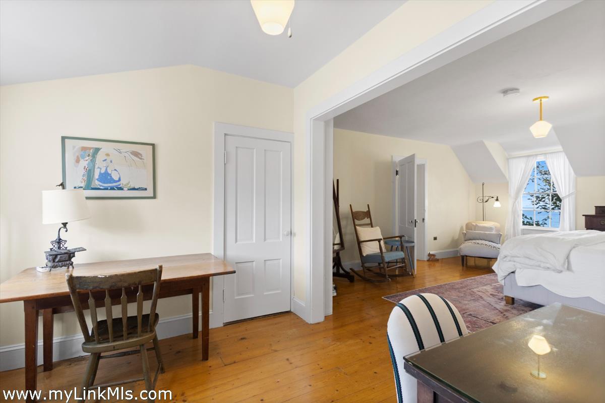 33 Shell Street Nantucket, MA 02554 - Photo 34 of 60