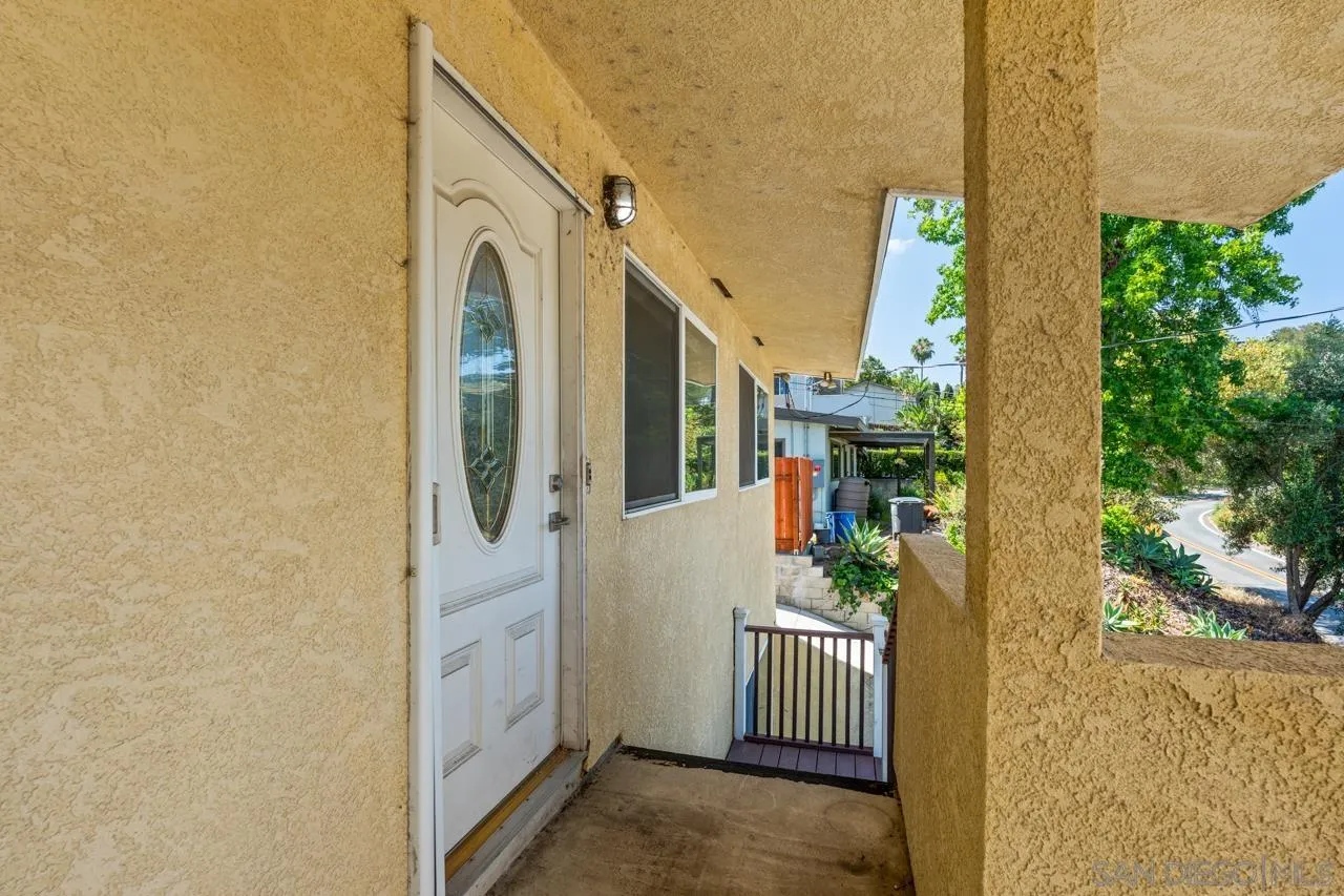 2901 Helix Street Spring Valley, CA 91977 - Photo 8 of 29
