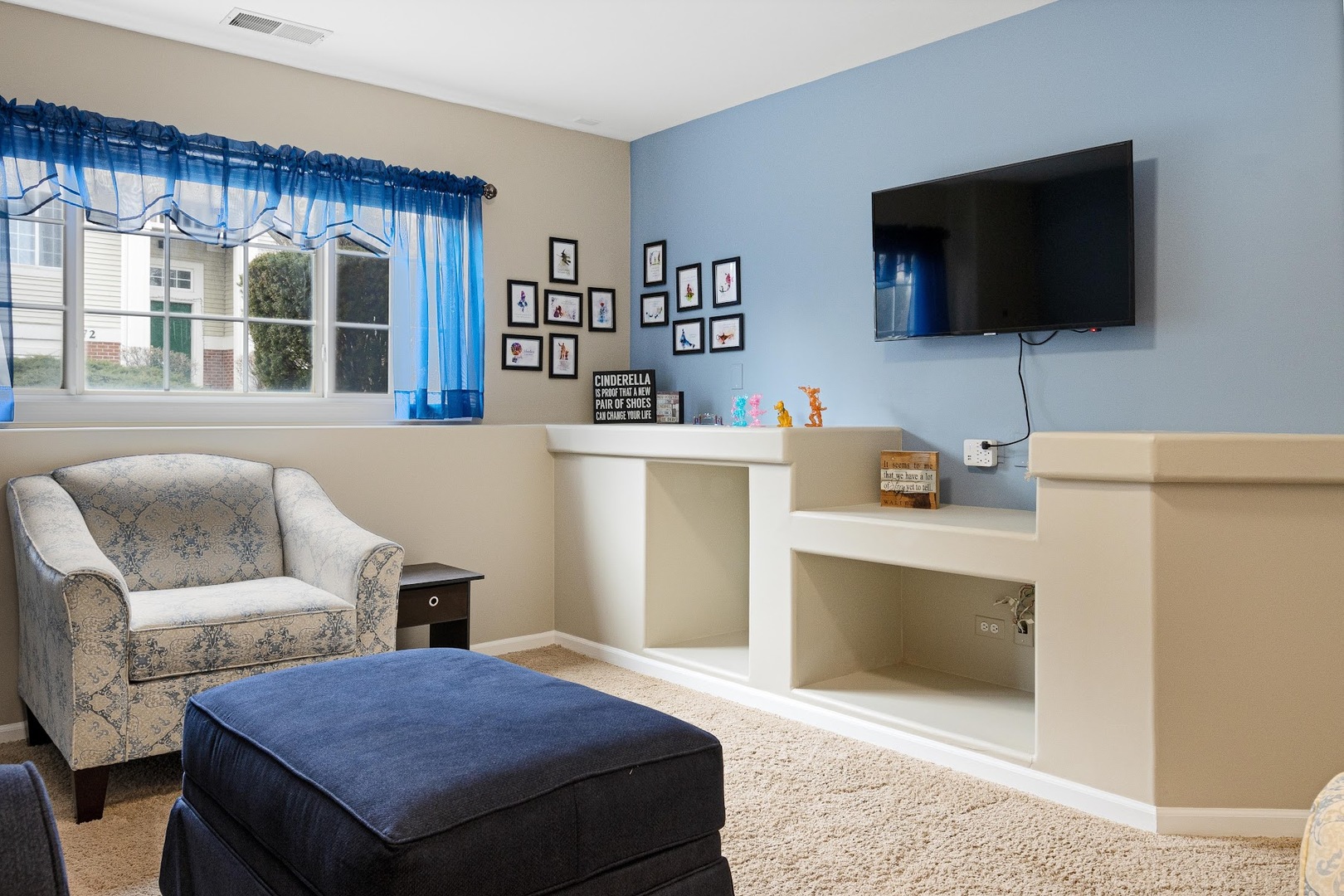 3484 Ravinia Circle Aurora, IL 60504 - Photo 13 of 26 a bedroom with furniture and a flat screen tv