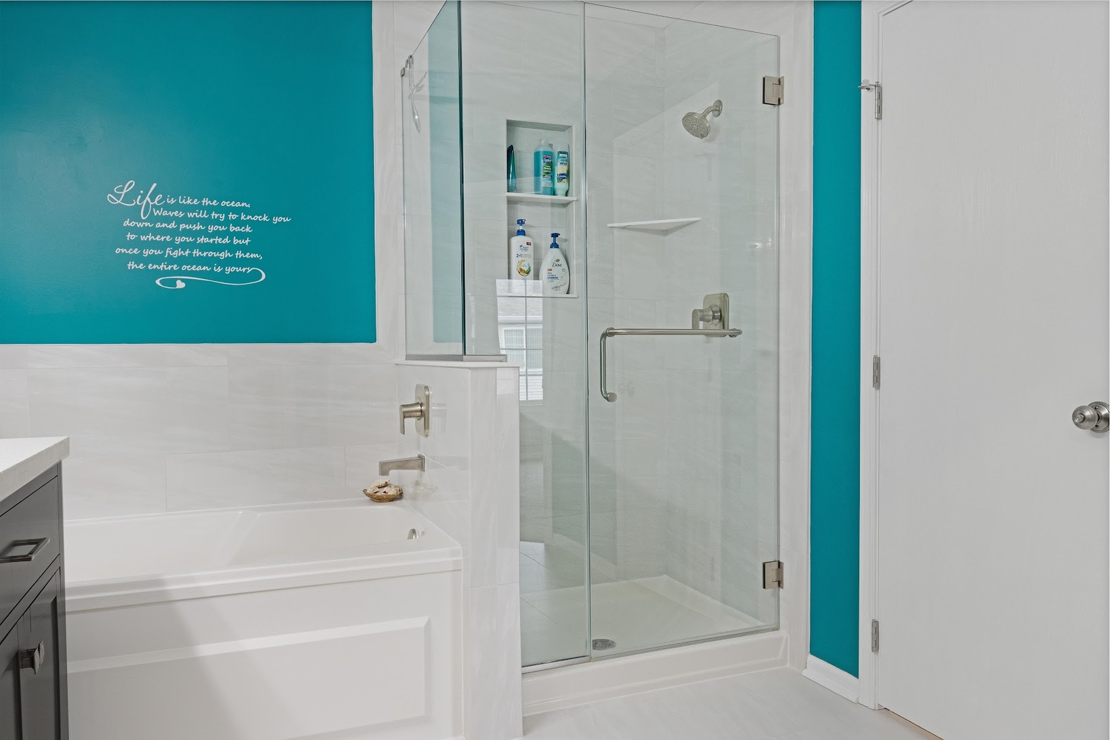 3484 Ravinia Circle Aurora, IL 60504 - Photo 16 of 26 a bathroom with a bathtub and a shower
