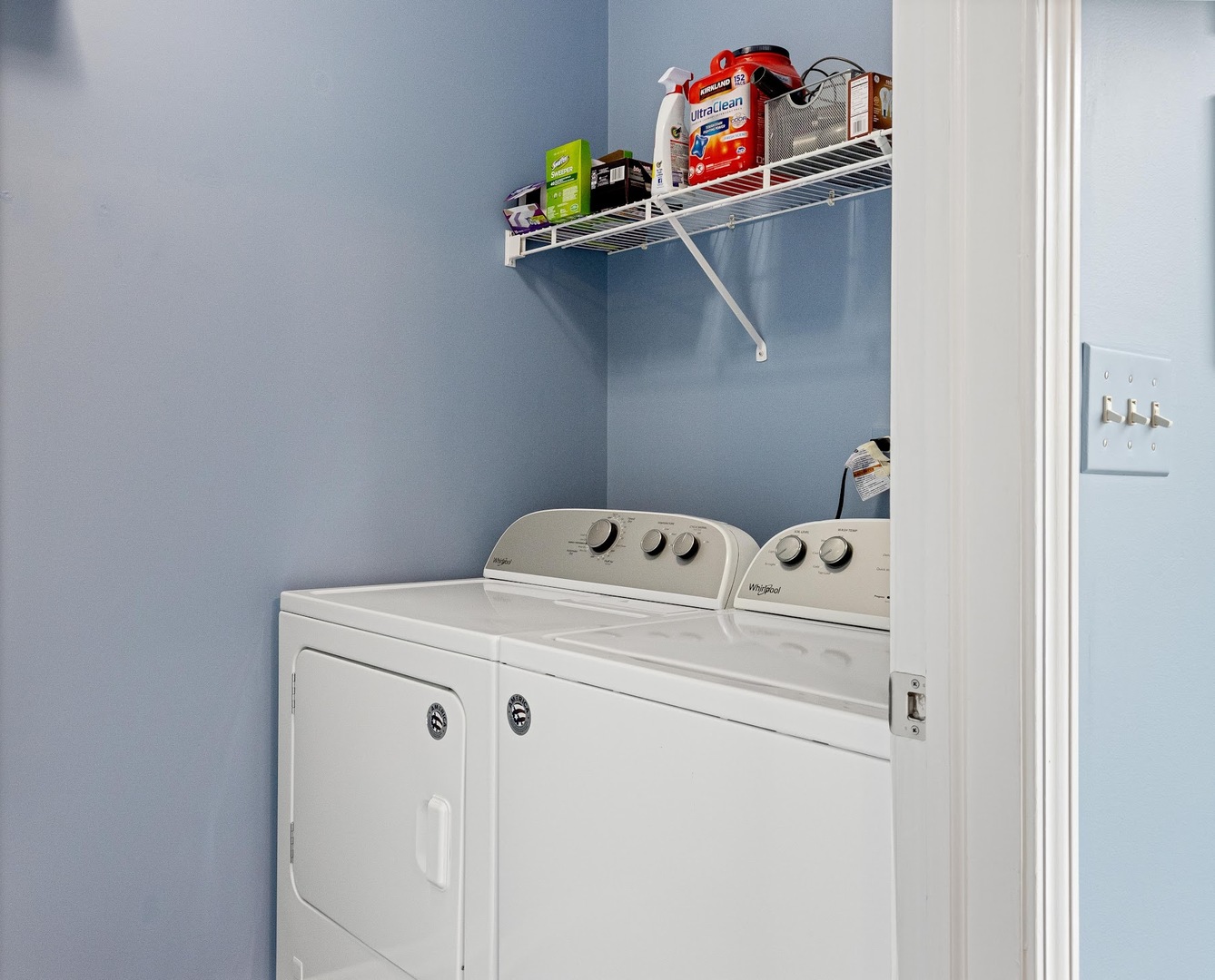 3484 Ravinia Circle Aurora, IL 60504 - Photo 21 of 26 a utility room with dryer and washer