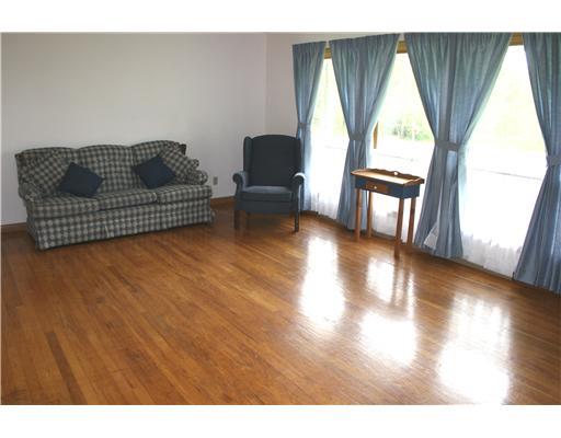 219 Highway 208 Pulaski, PA 16143 - Photo 4 of 18 Living Room.
