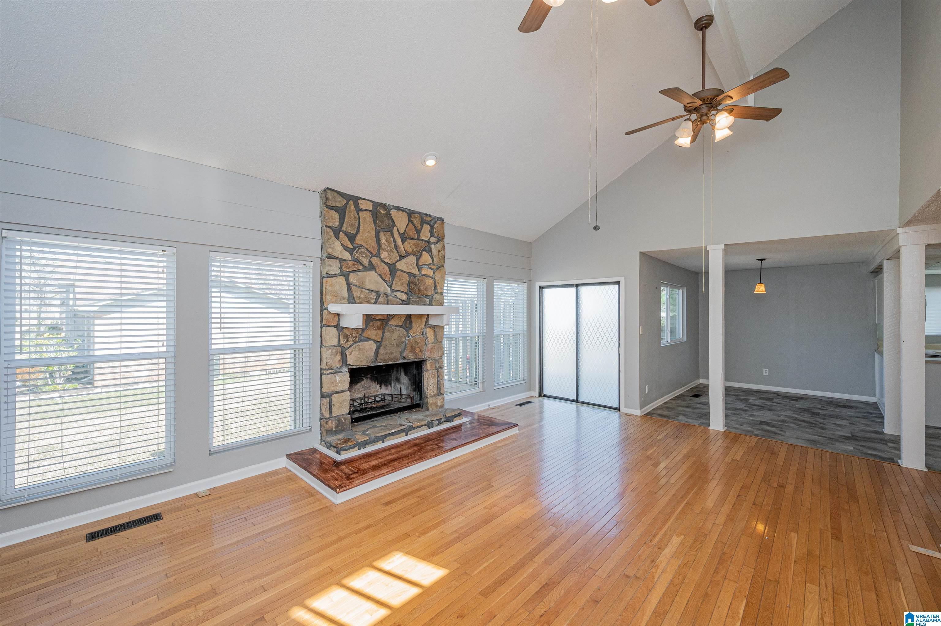 718 Valleyview Road Pelham, AL 35124 - Photo 5 of 43