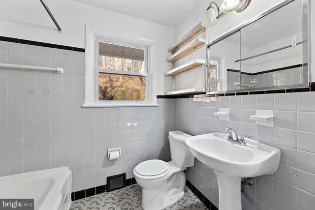 $699,999 | 156 Gypsy Lane, King of Prussia, PA 19406