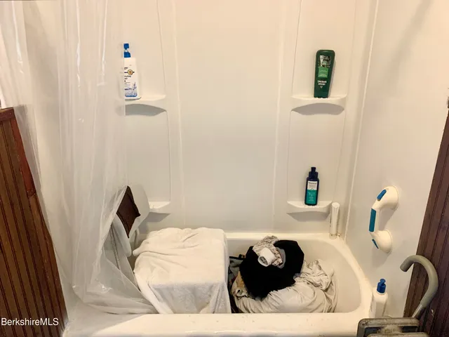 $124,900 | 26 Springside Avenue, Pittsfield, MA 01201