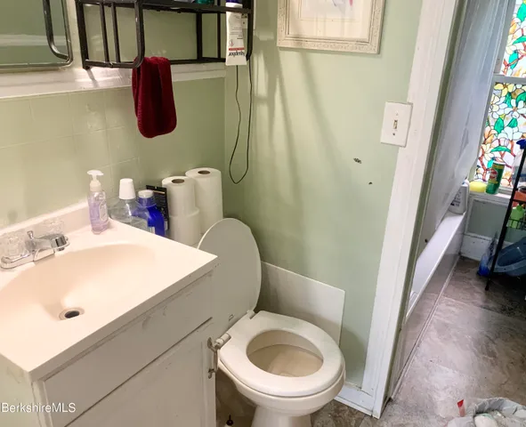 $124,900 | 26 Springside Avenue, Pittsfield, MA 01201