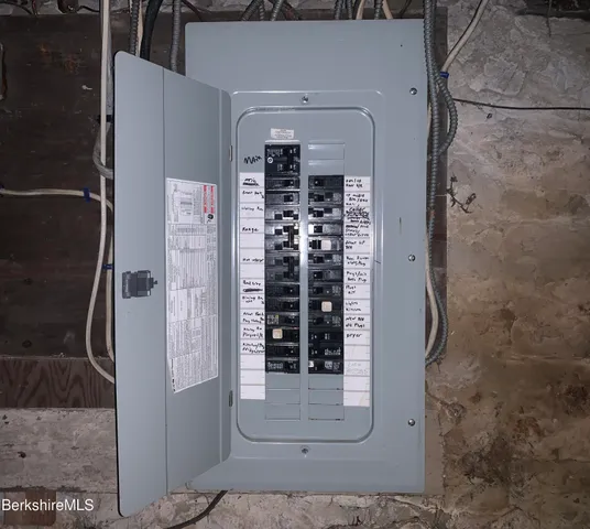 $124,900 | 26 Springside Avenue, Pittsfield, MA 01201