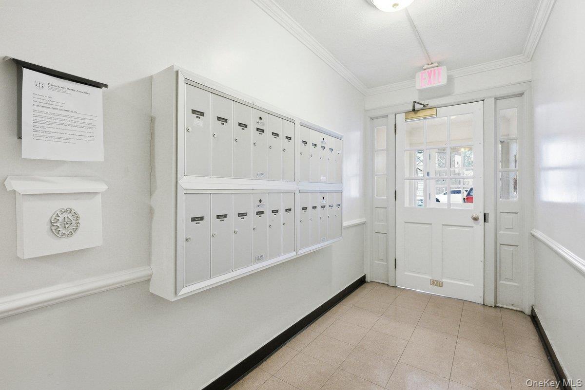 781 Palmer Road, Unit 2D Yonkers, NY 10708 - Photo 15 of 17 a view of an empty room