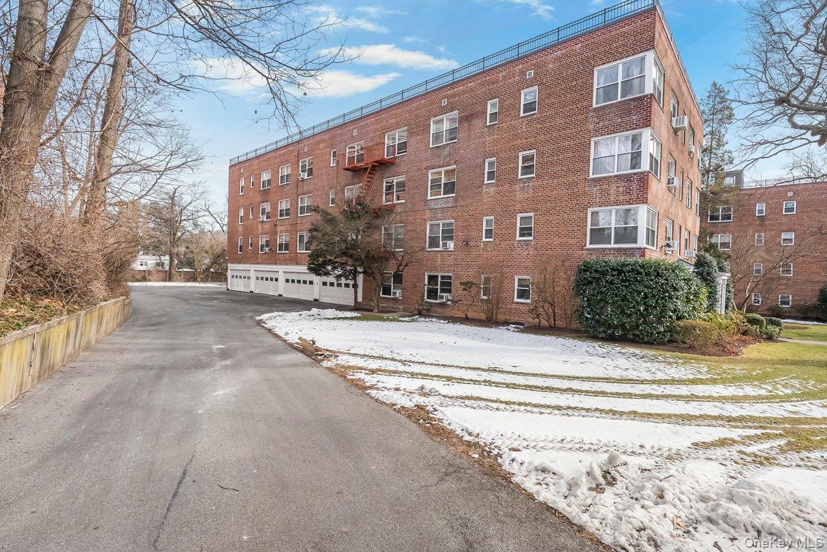 781 Palmer Road, Unit 2D Yonkers, NY 10708 - Photo 17 of 17 a front view of a building