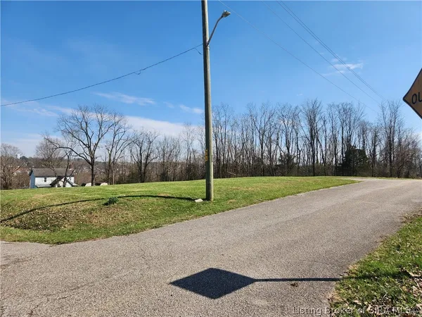 $69,900 | 400 South Harrison Street, Salem, IN 47167