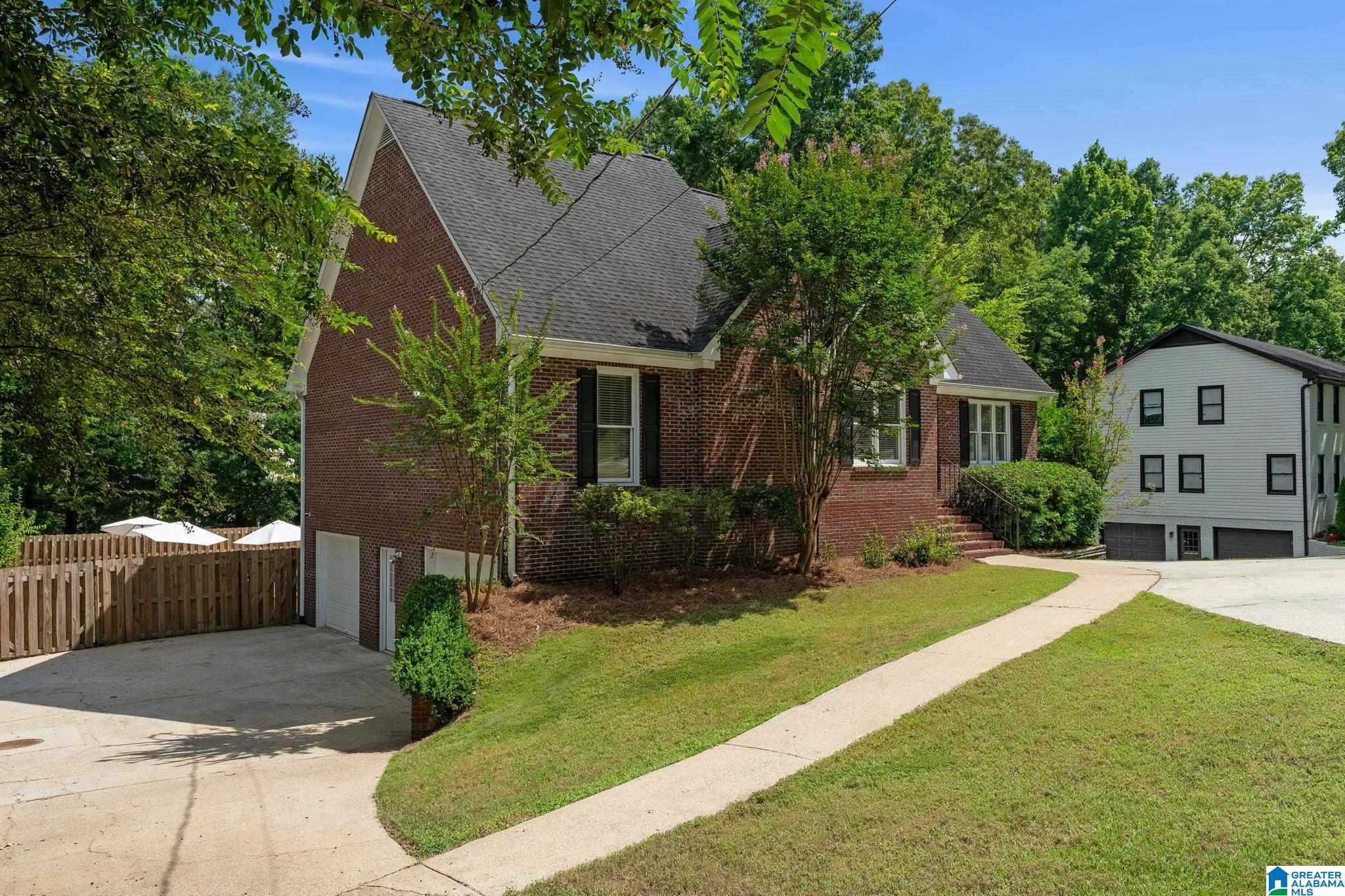 2307 Kristen Circle Pelham, AL 35124 - Photo 4 of 46