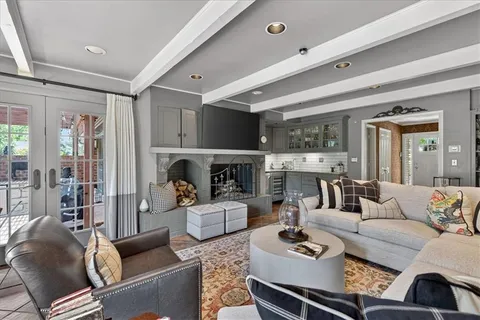 $1,549,000 | 8301 Roe Avenue, Prairie Village, KS 66207