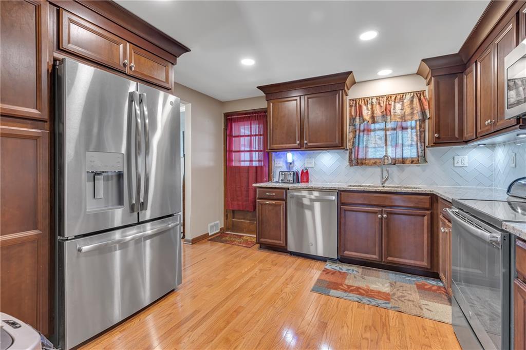 1281 Chapel Road Monaca, PA 15061 - Photo 18 of 34 Kitchen