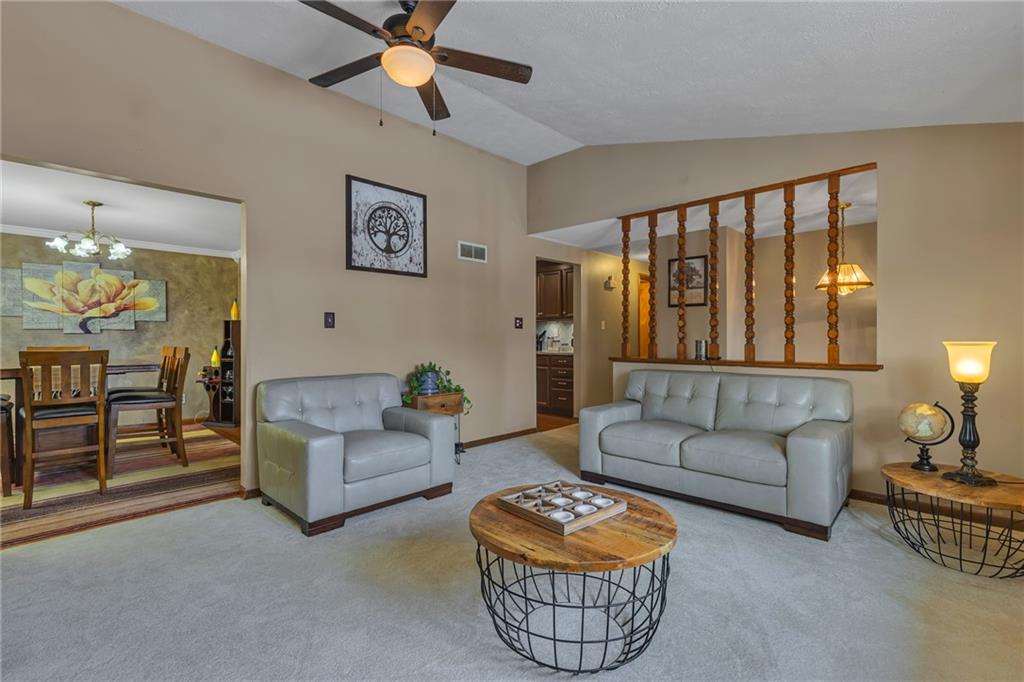 1281 Chapel Road Monaca, PA 15061 - Photo 10 of 34 Living room