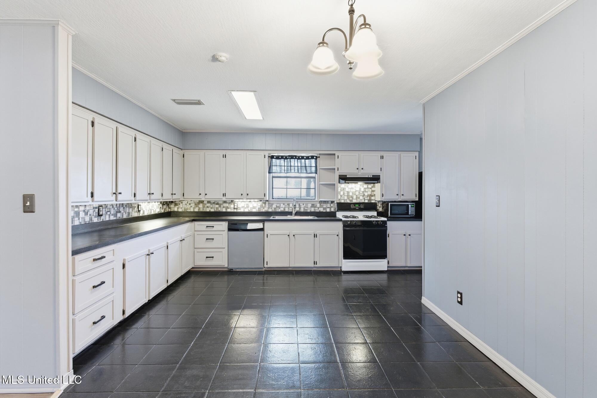 224 Hensarling Road Petal, MS 39465 - Photo 11 of 32 11