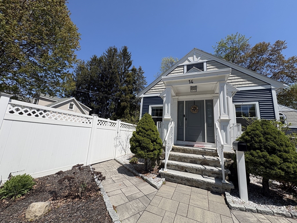 14 Fairview Road Lynnfield, MA 01940 - Photo 2 of 39