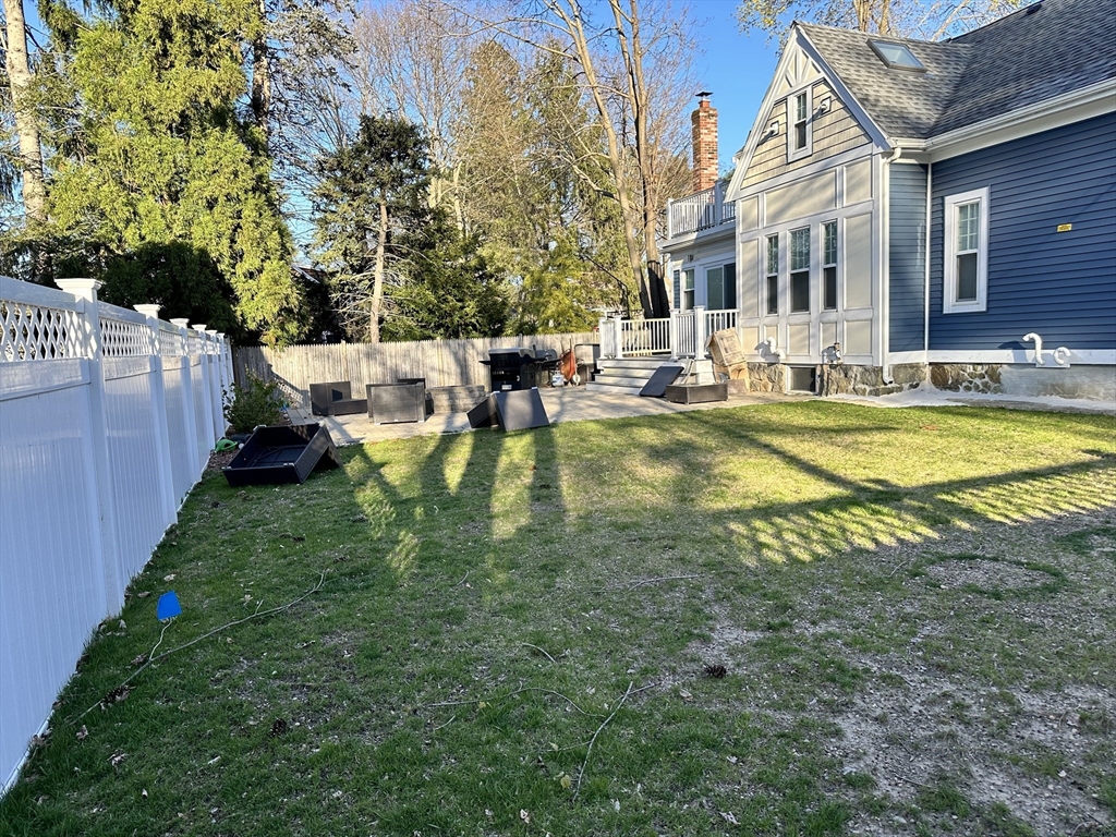 14 Fairview Road Lynnfield, MA 01940 - Photo 4 of 33
