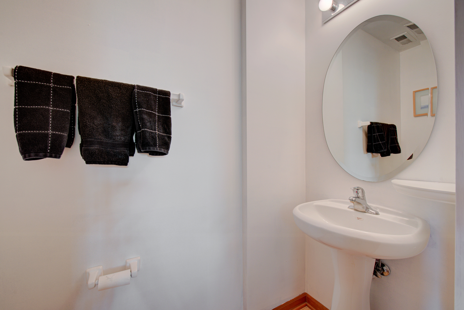 1430 Millbrook Drive Algonquin, IL 60102 - Photo 9 of 25 a bathroom with a sink and a mirror