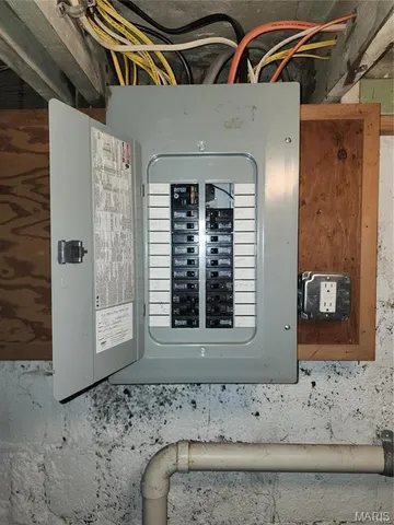 $65,000 | 206 Crown Drive, Riverview, MO 63137