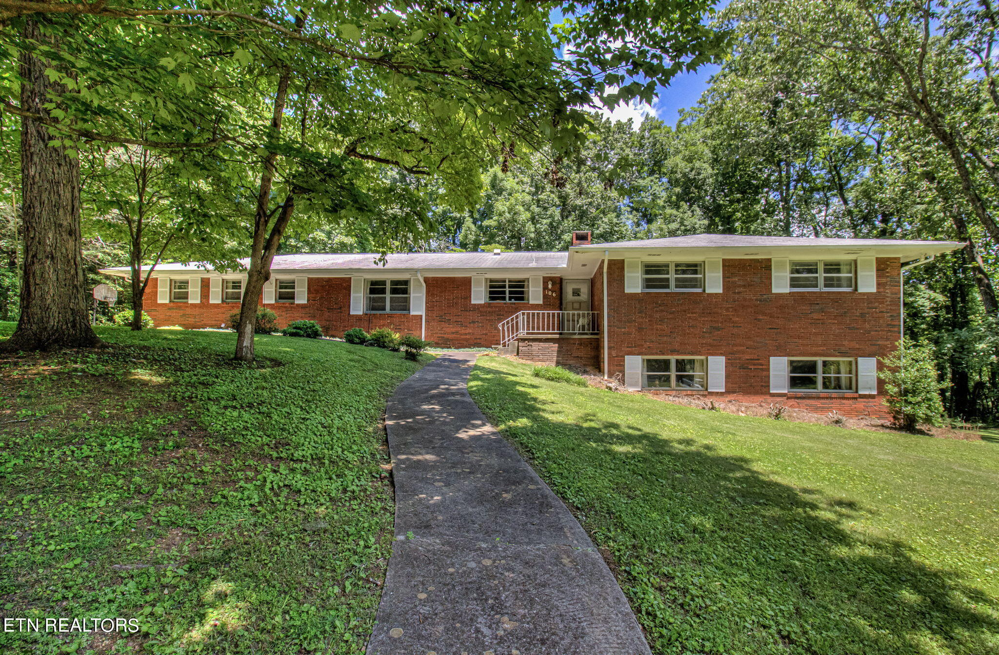 106 Wendover Circle Oak Ridge, TN 37830 - Photo 1 of 60 IMG_2672