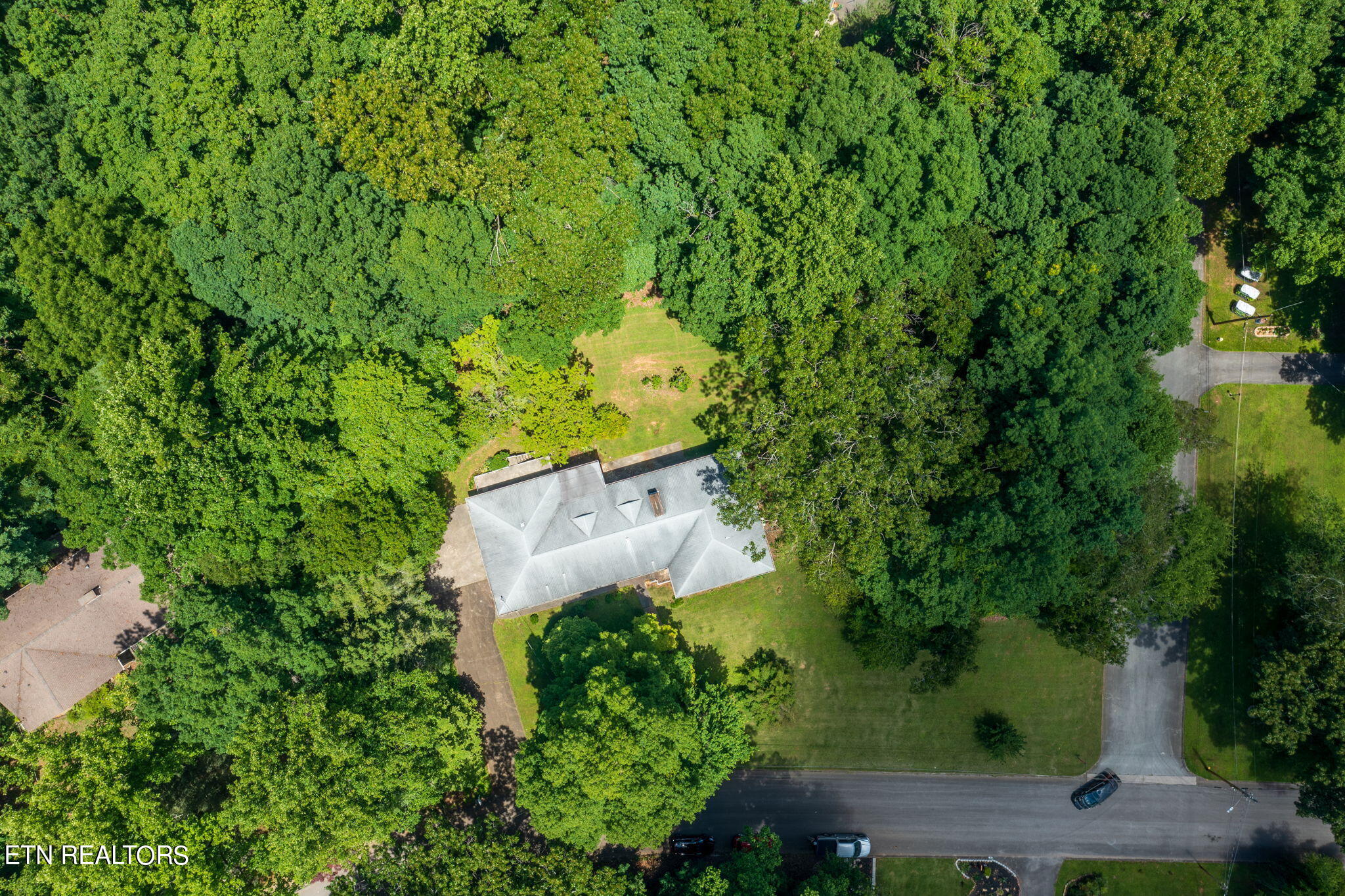106 Wendover Circle Oak Ridge, TN 37830 - Photo 4 of 60 homesandvideos aerials-8581