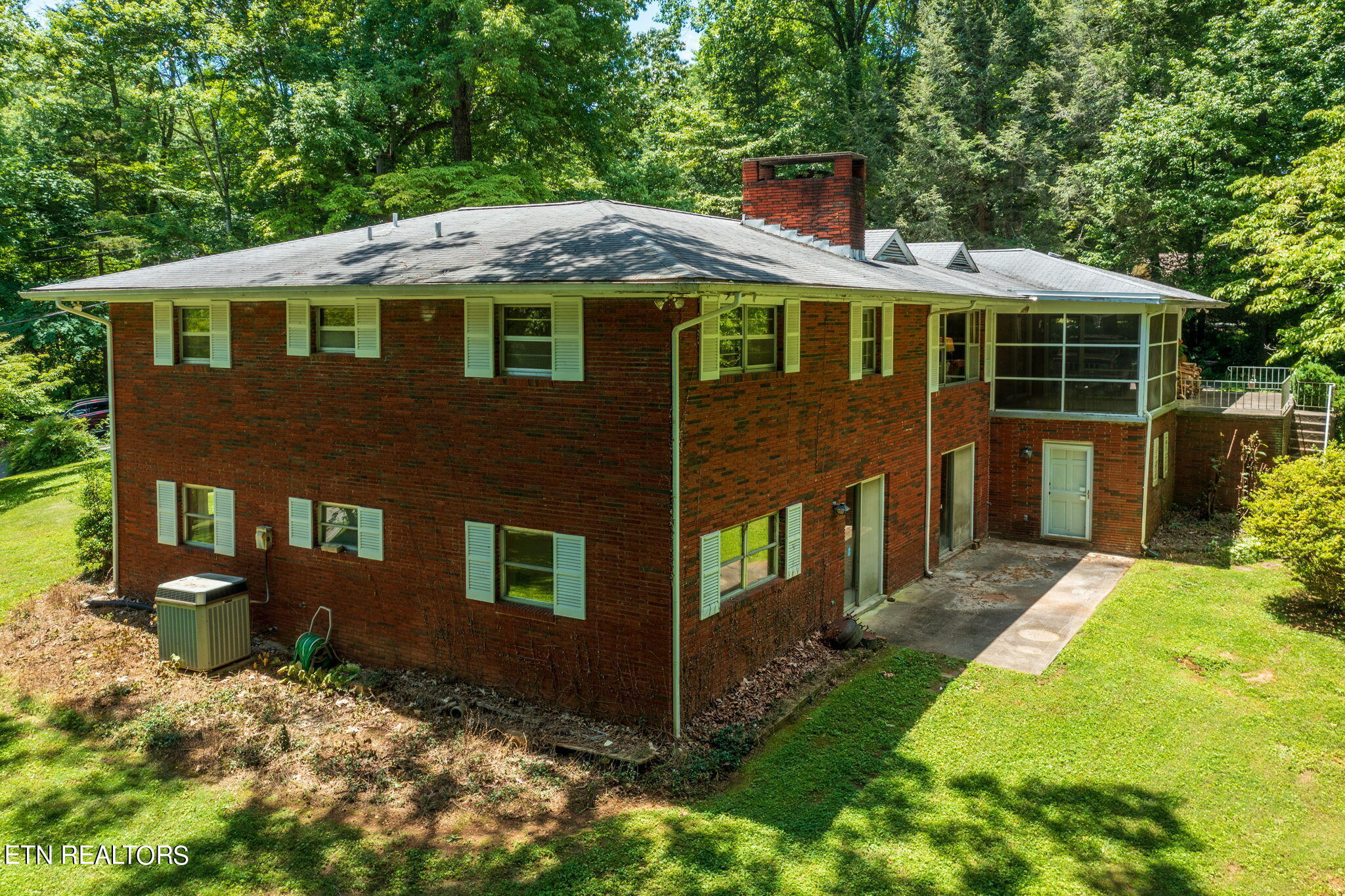 106 Wendover Circle Oak Ridge, TN 37830 - Photo 5 of 60 homesandvideos aerials-8587