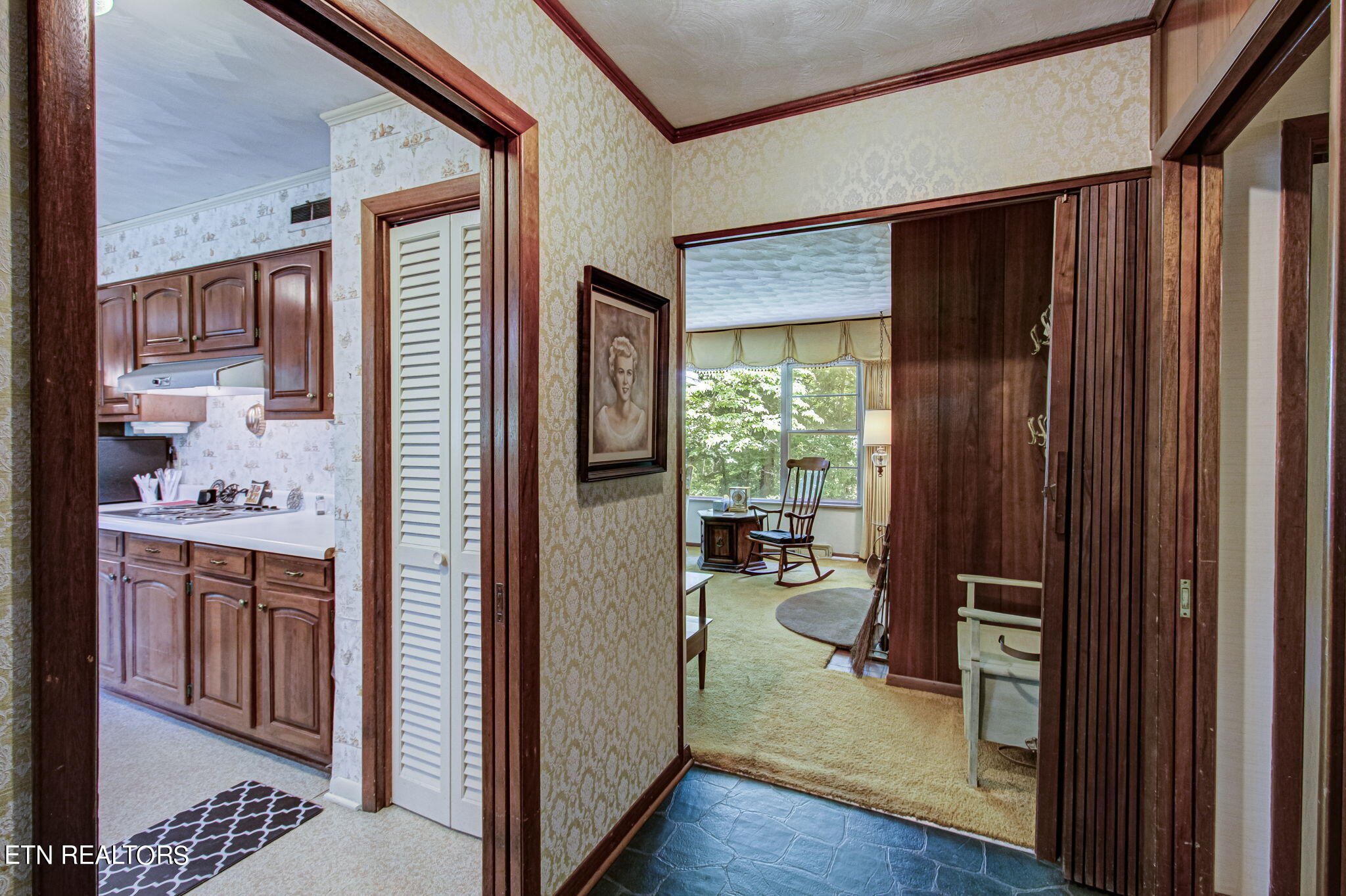 106 Wendover Circle Oak Ridge, TN 37830 - Photo 6 of 60 IMG_0990