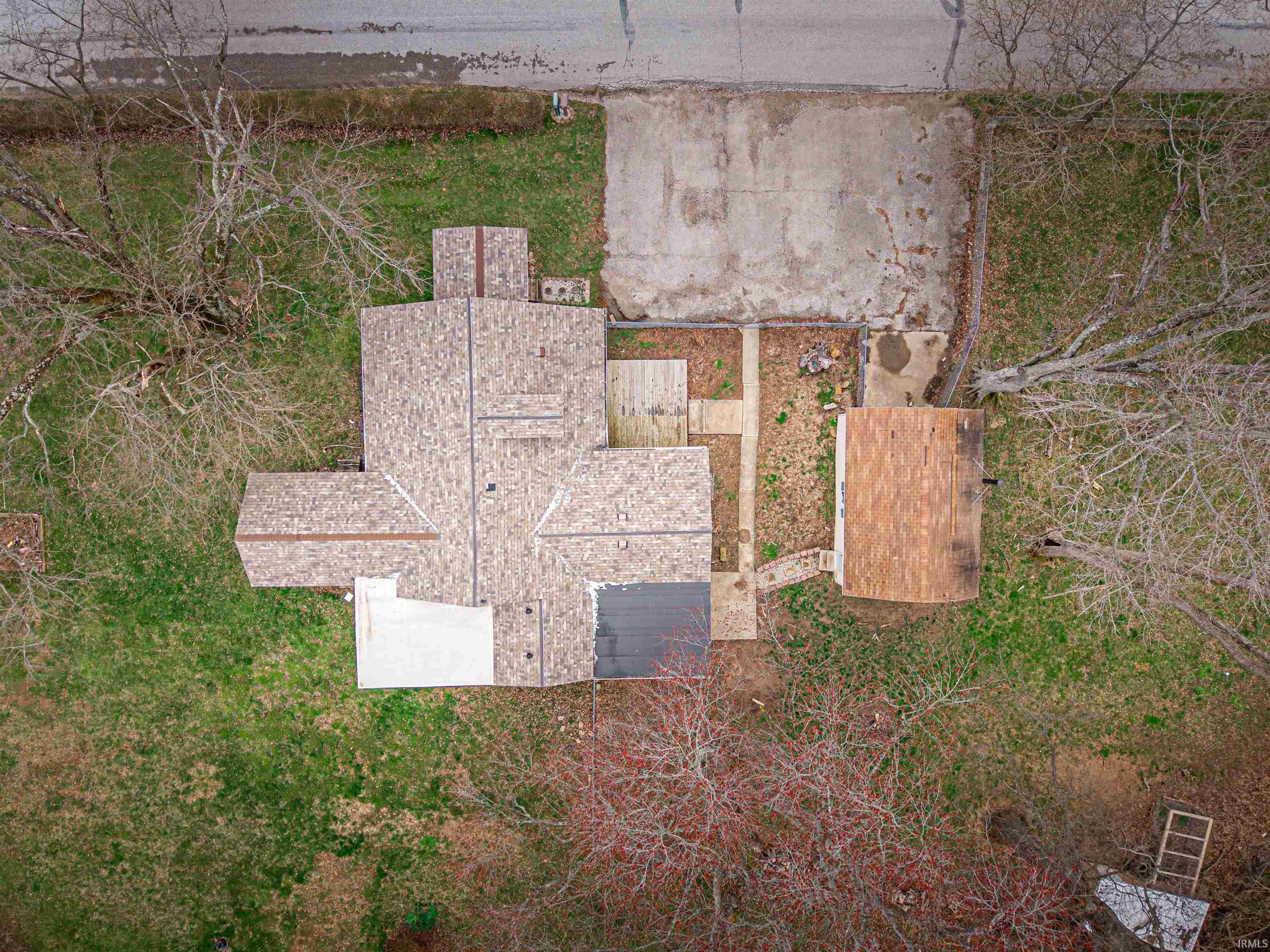 572 West County Road South Petersburg, IN 47567 - Photo 13 of 35