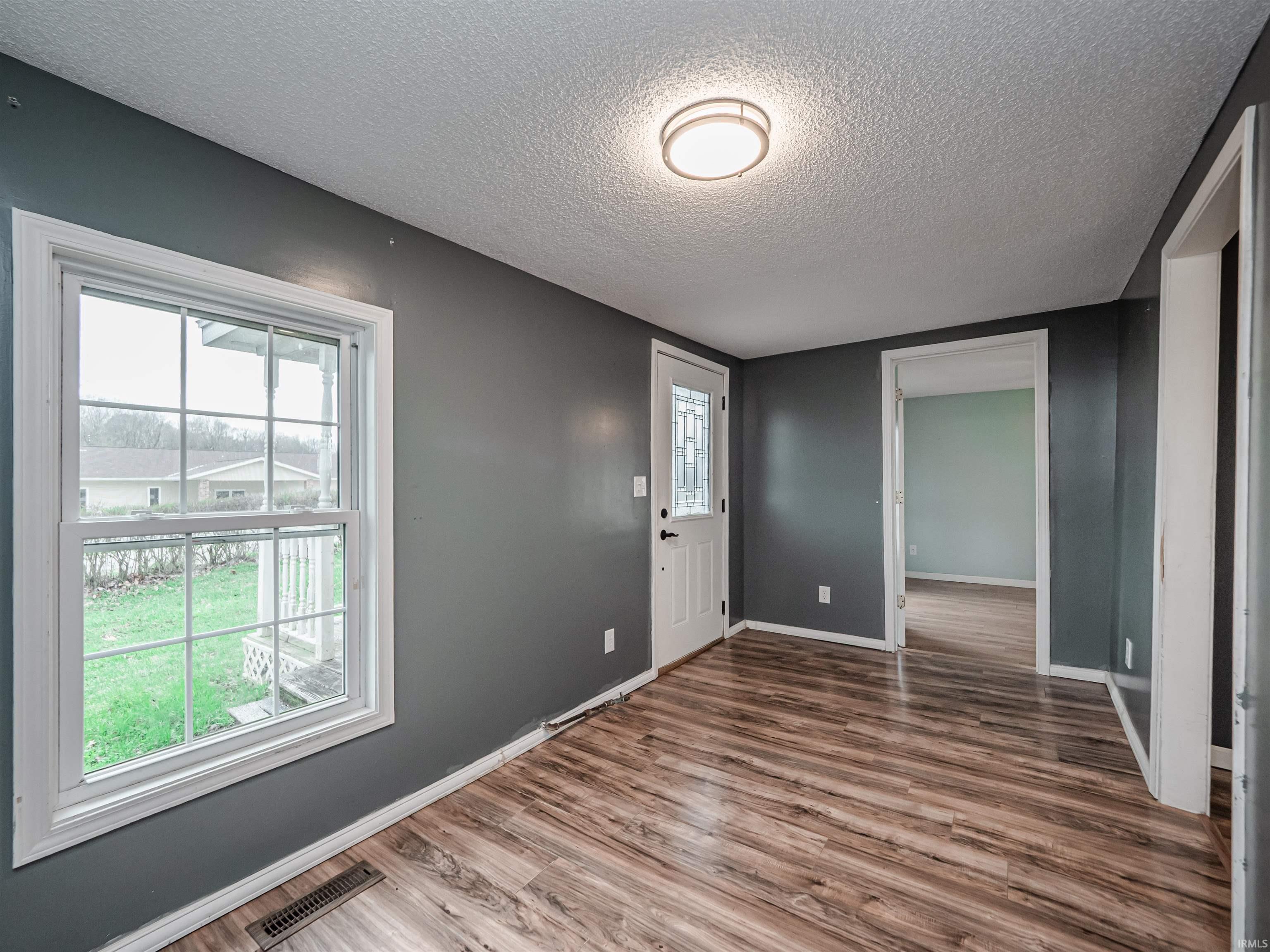 572 West County Road South Petersburg, IN 47567 - Photo 14 of 35