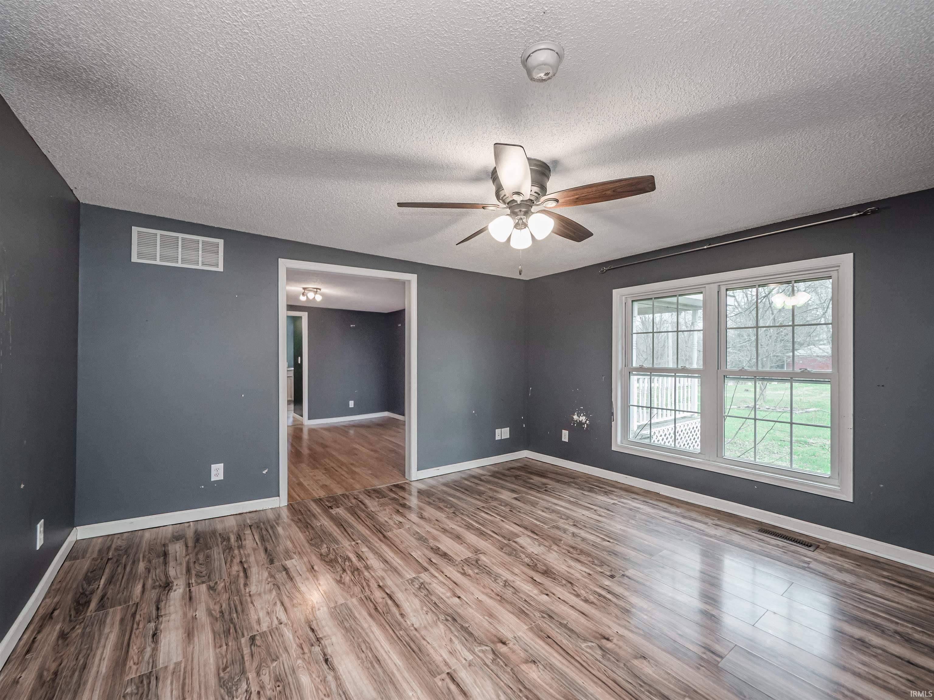 572 West County Road South Petersburg, IN 47567 - Photo 18 of 35