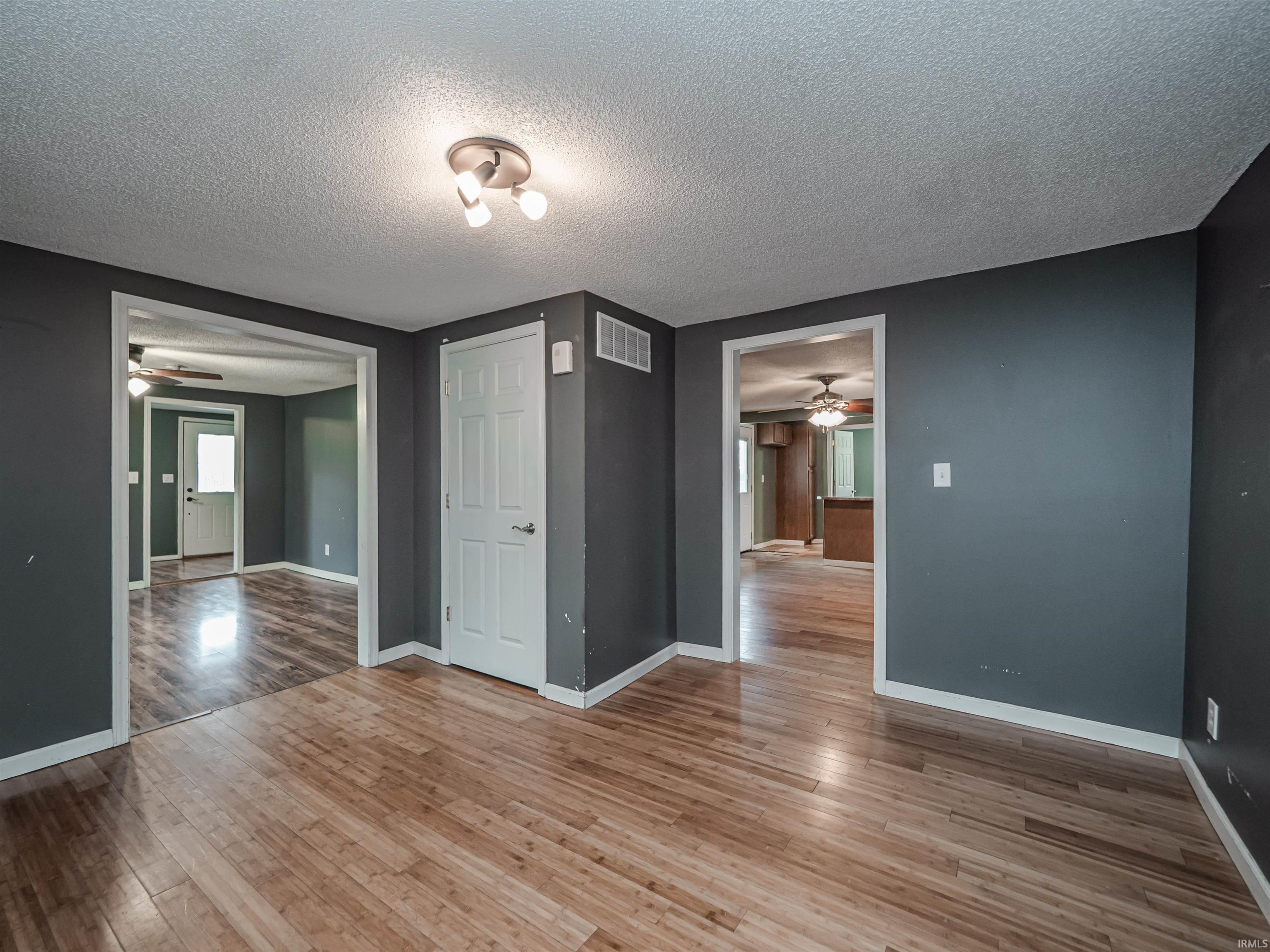 572 West County Road South Petersburg, IN 47567 - Photo 20 of 35