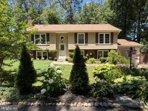 $549,900 | 16208 Cypress Court, Montclair, VA 22025