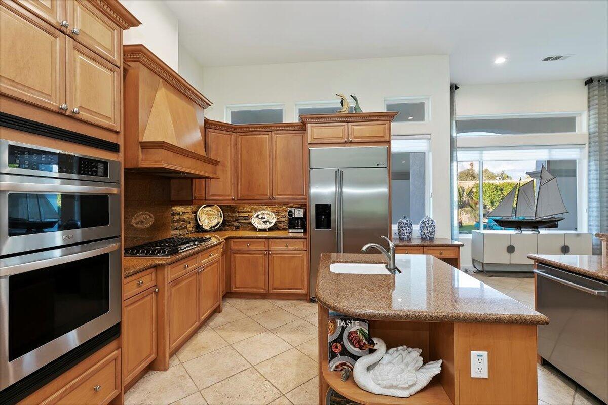 50 Toscana Way East Rancho Mirage, CA 92270 - Photo 34 of 87 056-Kitchen