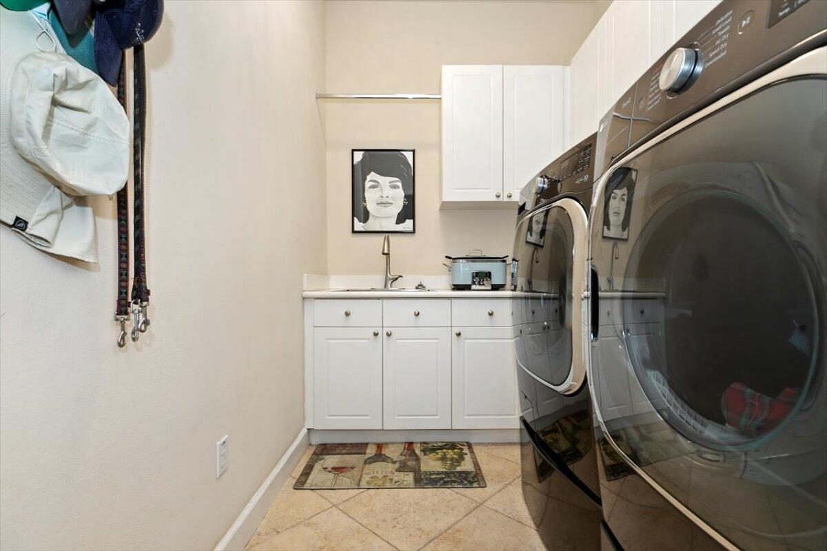 50 Toscana Way East Rancho Mirage, CA 92270 - Photo 44 of 87 066-Laundry