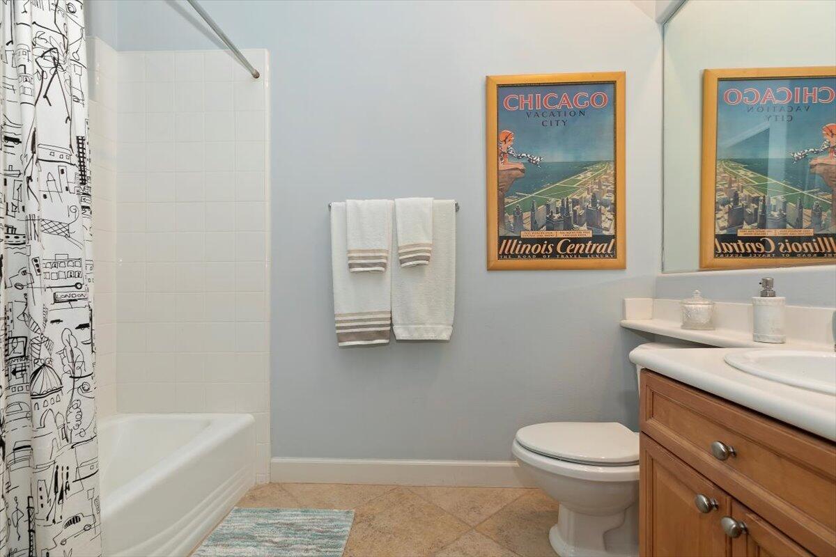 50 Toscana Way East Rancho Mirage, CA 92270 - Photo 48 of 87 a bathroom with a sink a toilet and bathtub