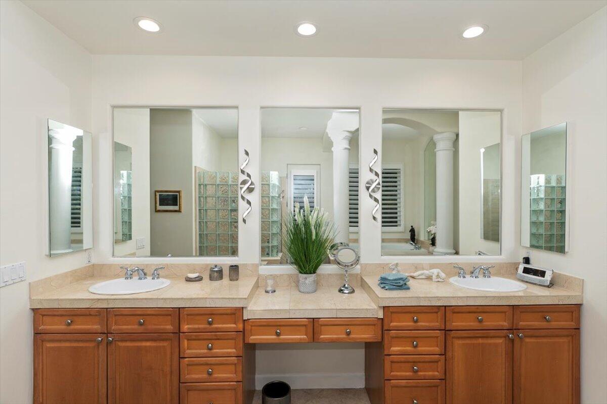 50 Toscana Way East Rancho Mirage, CA 92270 - Photo 55 of 87 077-Primary Bathroom
