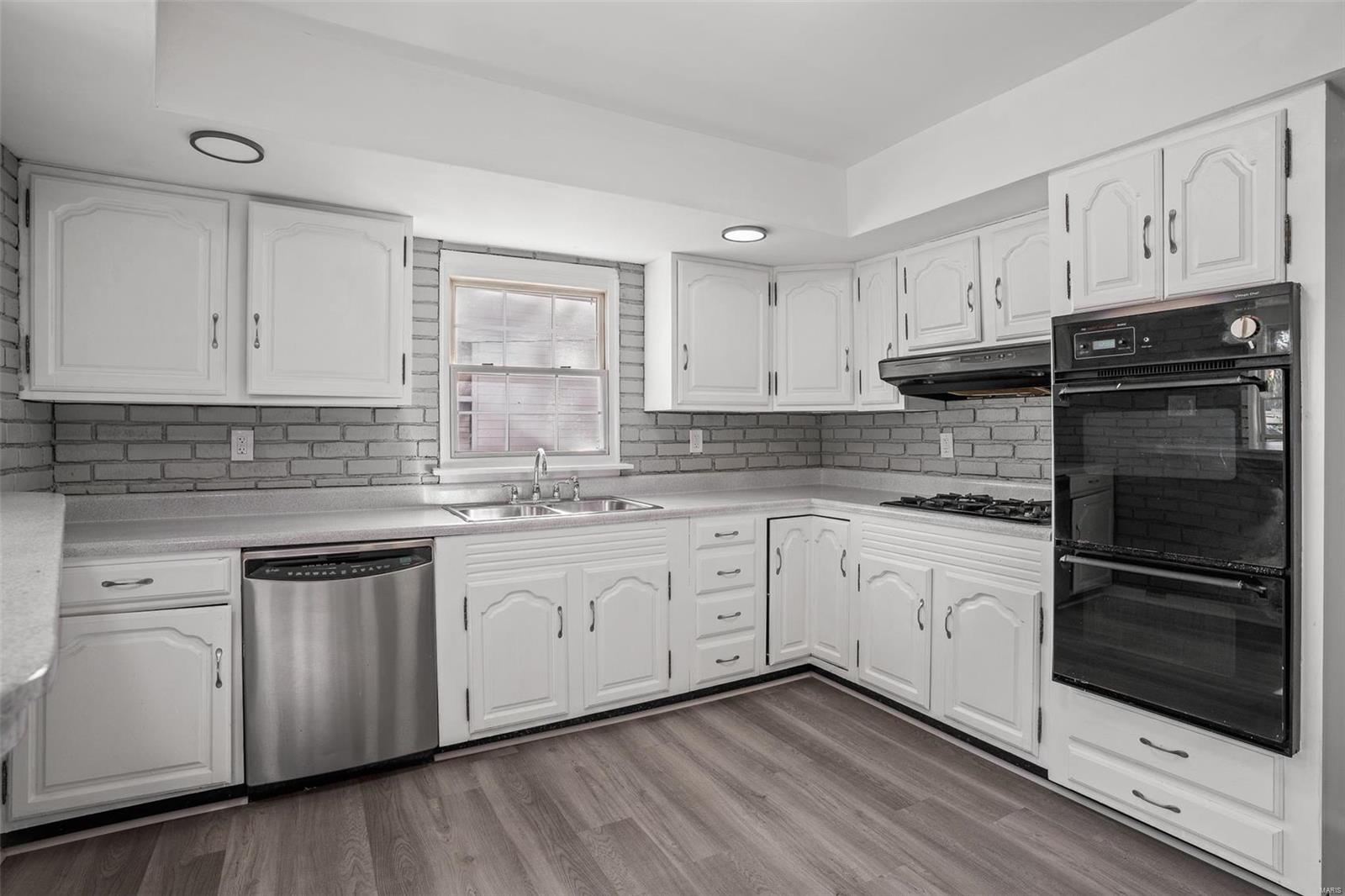 4004 Ashby Road St. Ann, MO 63074 - Photo 10 of 43 Gallery Image 10