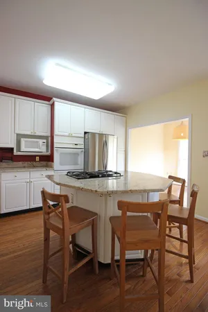 $3,600 | 11799 Valley Ridge Circle, Fairfax, VA 22033