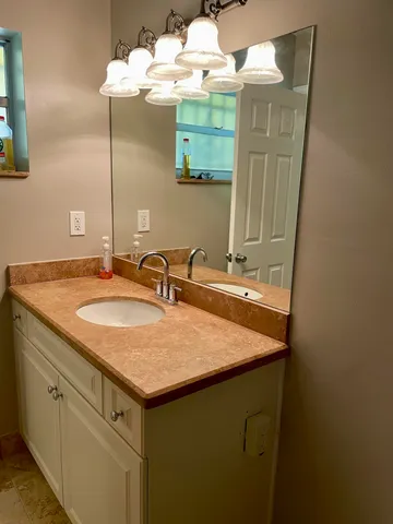 $2,250 | 101 North Lakeside Drive, Unit 1, Lake Worth Beach, FL 33460