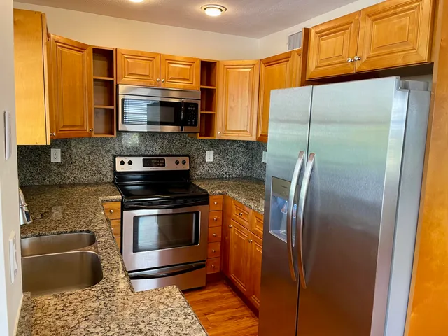 $2,250 | 101 North Lakeside Drive, Unit 1, Lake Worth Beach, FL 33460