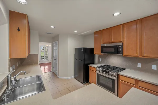 $2,450 | 22110 Field Green Drive, Cypress, TX 77433